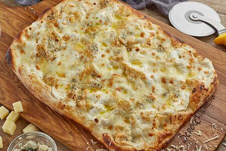 Пицца римская Четыре сыра