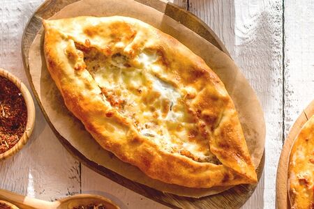 Хачапури с телятиной и хмели-сунели