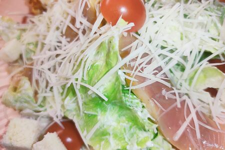 Салат Цезарь с лососем