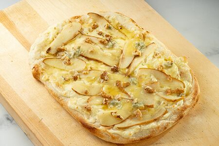 Пицца Груша с горгонзолой