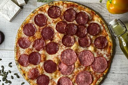 Пицца Три колбасы