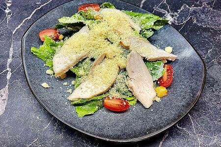 Инсалата Чезаре с куриной грудкой