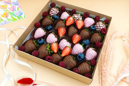 Клубника в шоколаде Callebaut №170