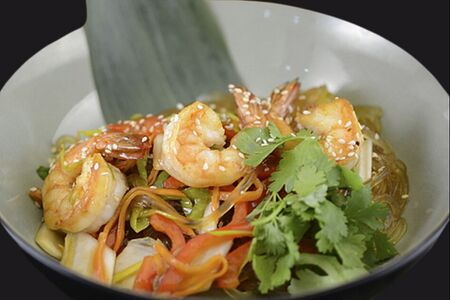 Лапша с креветками по-сычуаньски