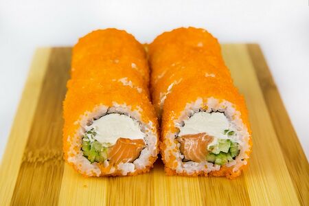 Ролл Филадельфия в икре