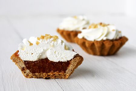 Корзинка с курагой