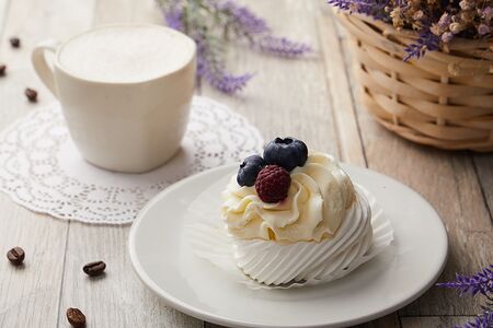 Пирожное Павлова вегетарианское