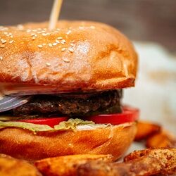 Бургер с мраморной говядиной