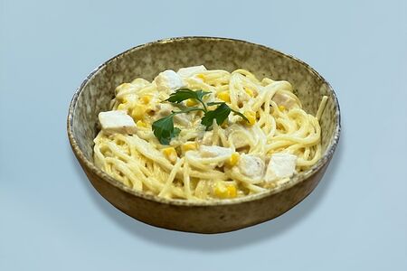 Паста с курицей и кукурузой