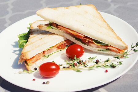 Сэндвич с лососем собственного посола