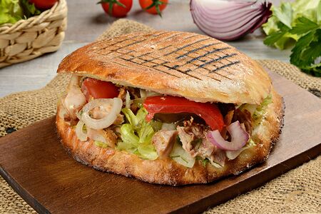 Донер в пите со свининой