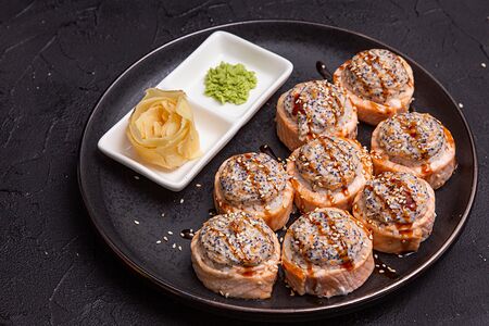 Ролл запеченный филадельфия lux