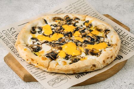 Пицца с грибами