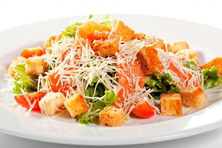 Салат Цезарь с семгой