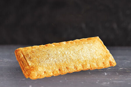 Пирожок с лесными ягодами