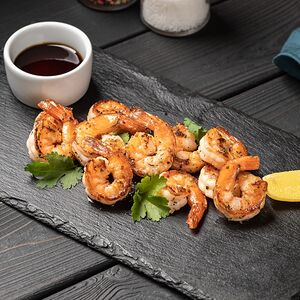 Жареные тигровые креветки в соусе