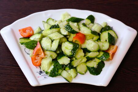 Битые огурцы с чесноком