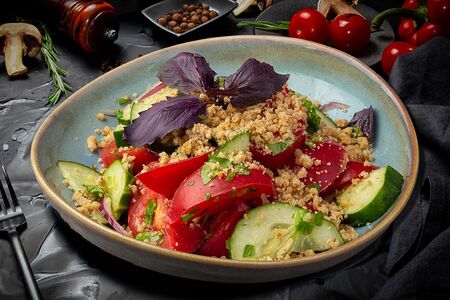 Грузинский овощной салат с орехами