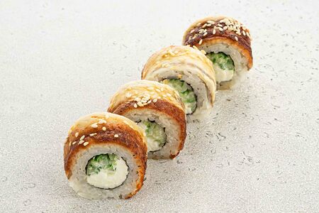 Ролл Филадельфия в угре (4 шт)