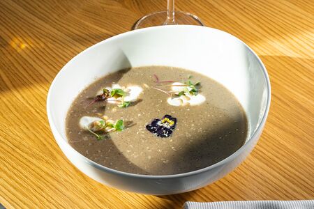 Капучино из белых грибов с копченой сметаной