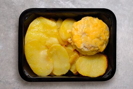 Мясо по-французски с картофелем