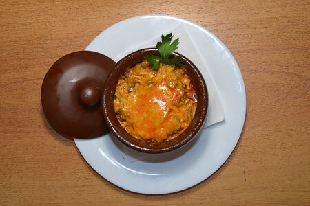 Курица в горшочке