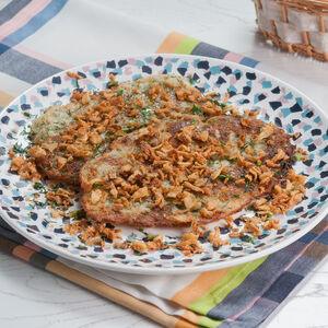 Драники с картофелем и хрустящим луком со сметаной