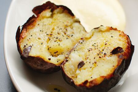 Запеченный картофель горчичным айоли