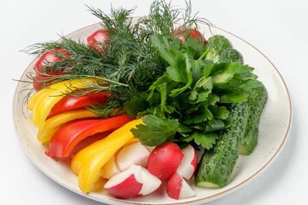 Ассорти из свежих овощей