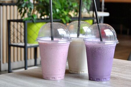 Молочный коктейль со вкусом клубника