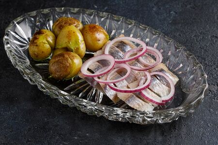 Селедочка олюторская с запеченным картофелем