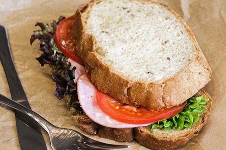 Сэндвич с ветчиной и сыром