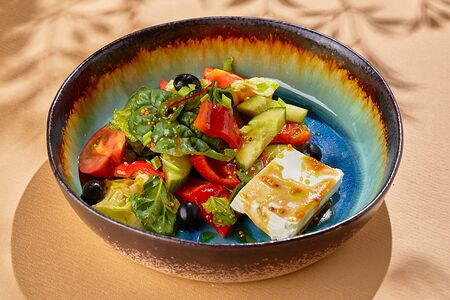 Греческий салат с брынзой