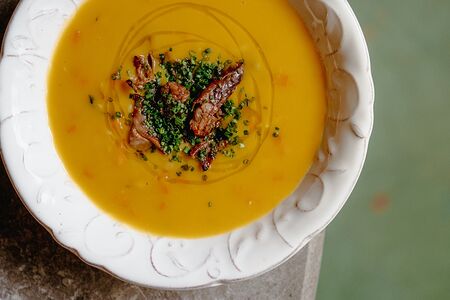 Гороховый суп с копченой уткой