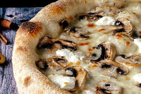 Пицца Сливочная с грибами