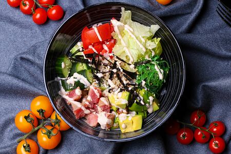 Поке с тунцом