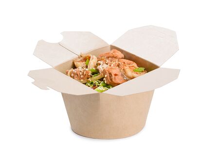 Лапша с лососем и креветками