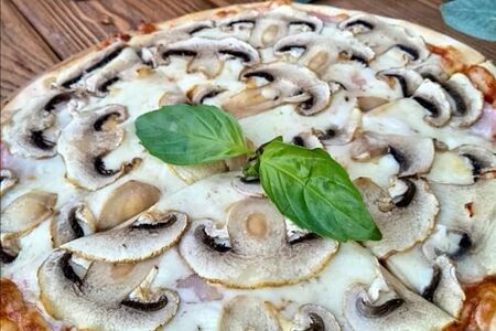 Пицца с ветчиной и грибами 40 см