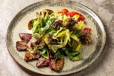 Салат с говяжьим языком