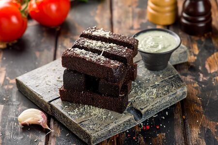 Гренки чесночные