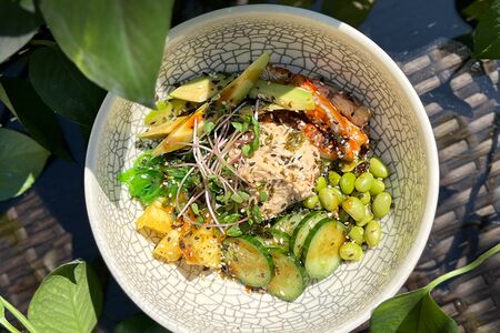 Поке с угрём