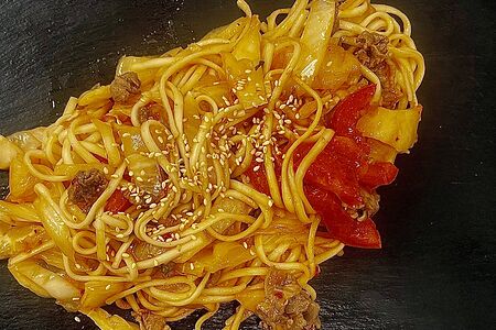 Лапша в соусе Кимчи со свининой