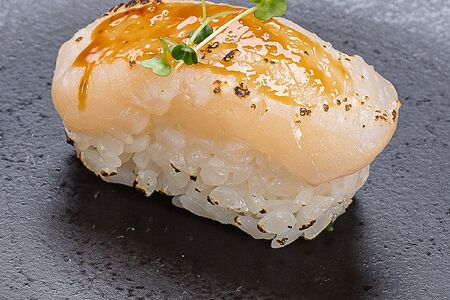 Абури хотате суши