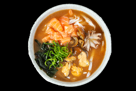 Красный суп с морепродуктами