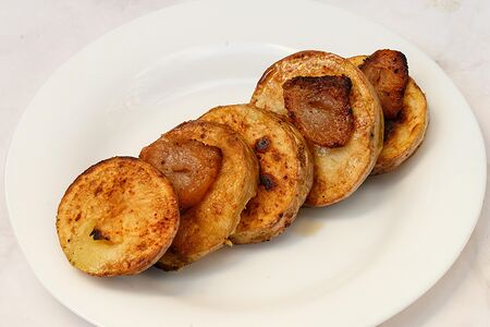 Картофель с салом на углях