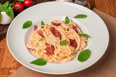 Паста карбонара с беконом