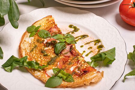 Омлет с ветчиной и овощами