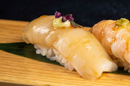 Суши с гребешком