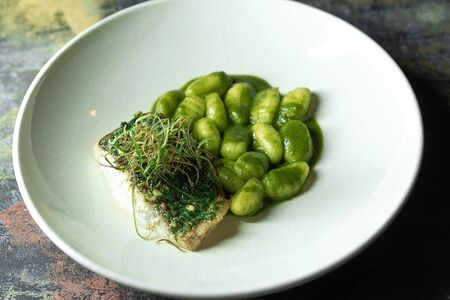 Судак, ньоки и фисташки