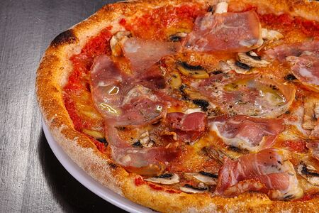 Ветчина и грибы